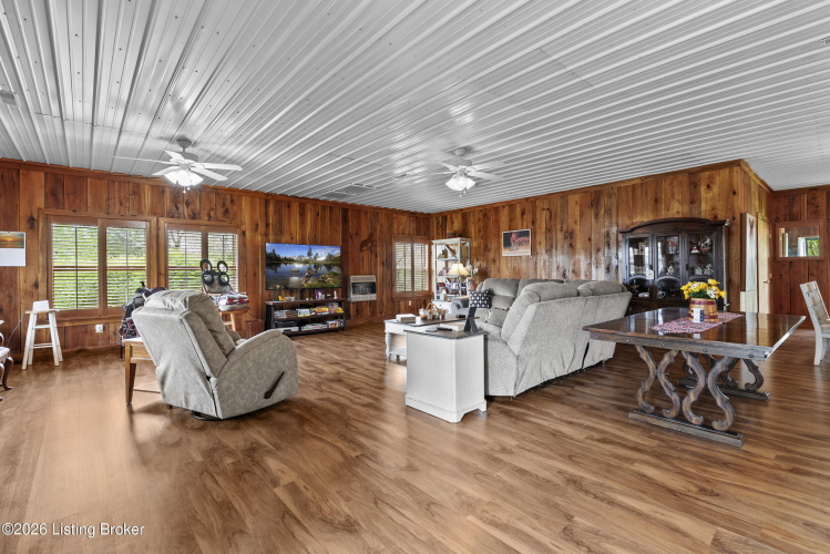 Listing Image 43