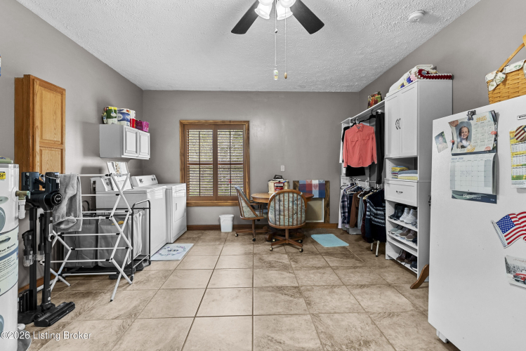 Listing Image 54