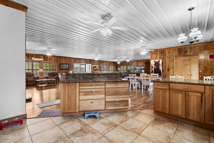 Listing Image 58
