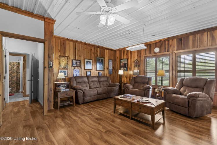 Listing Image 59