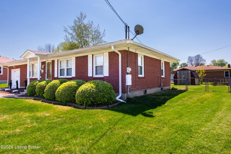 Listing Image 4