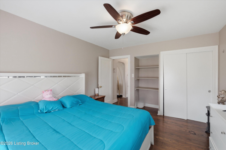 Listing Image 12