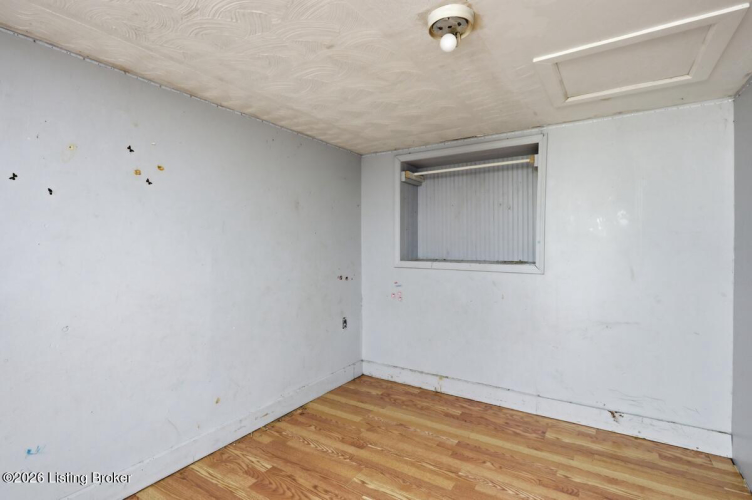 Listing Image 29