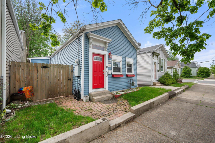 Listing Image 4