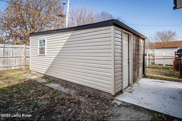 Listing Image 19