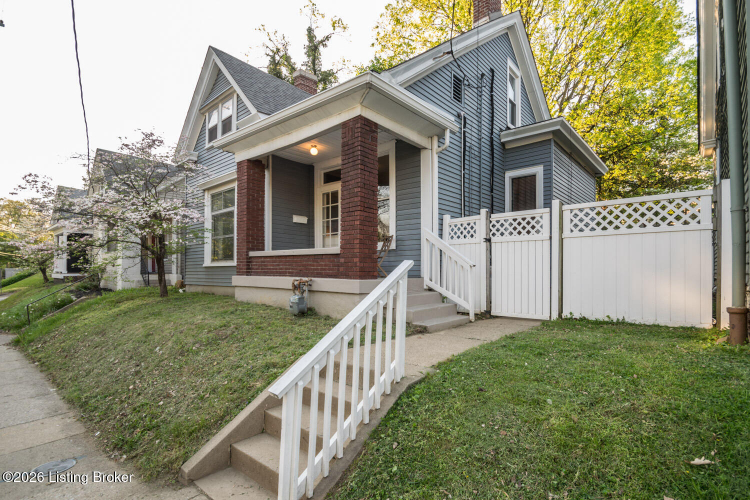 Listing Image 4