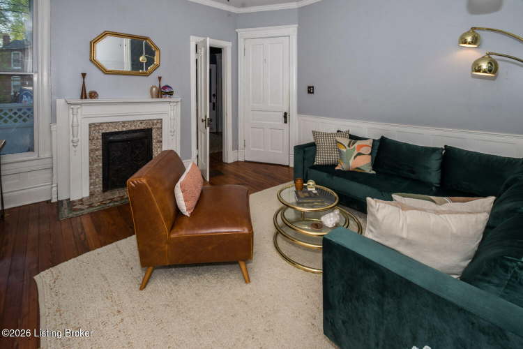 Listing Image 9