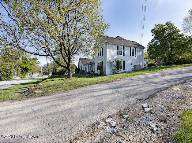 Listing Image 4