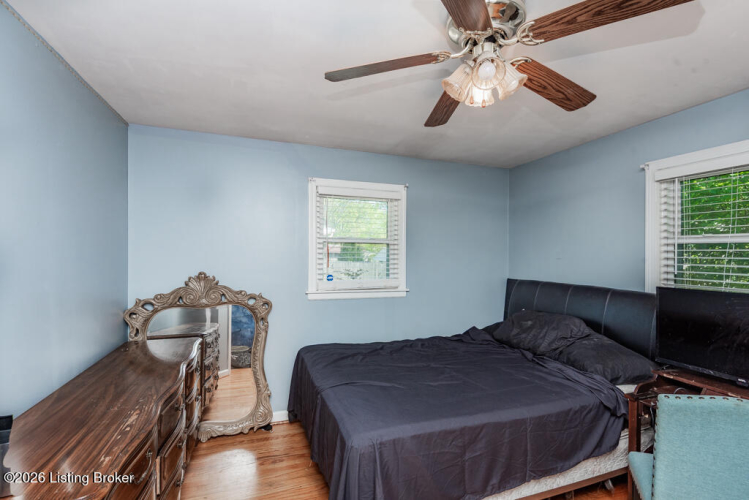 Listing Image 14