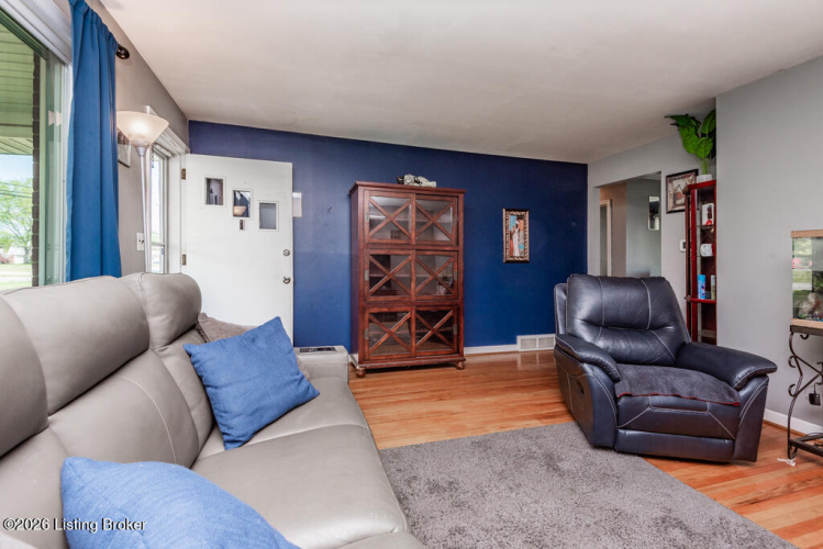 Listing Image 23