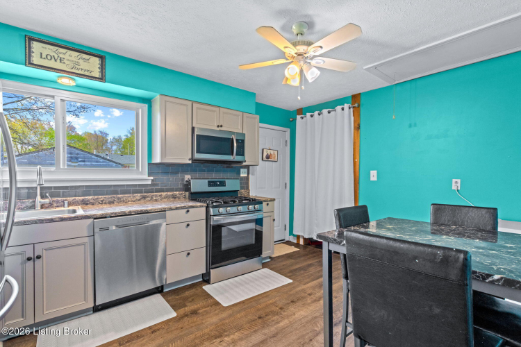 Listing Image 7