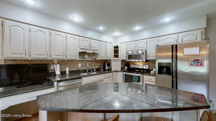 Listing Image 5
