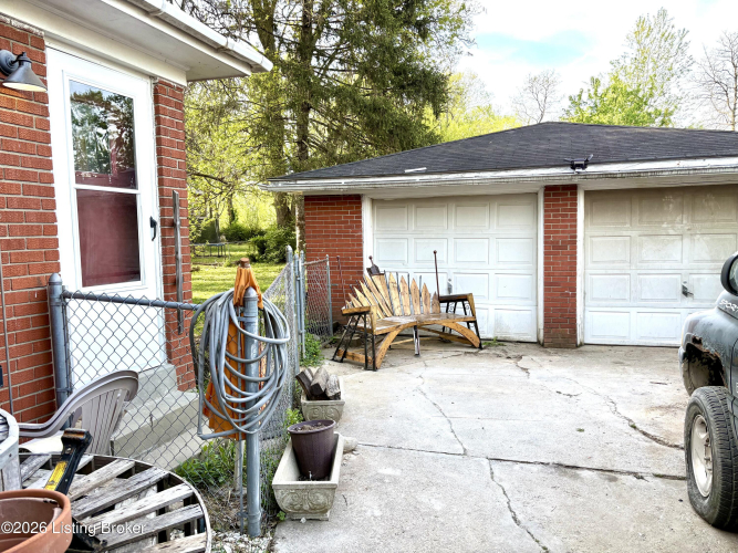 Listing Image 12