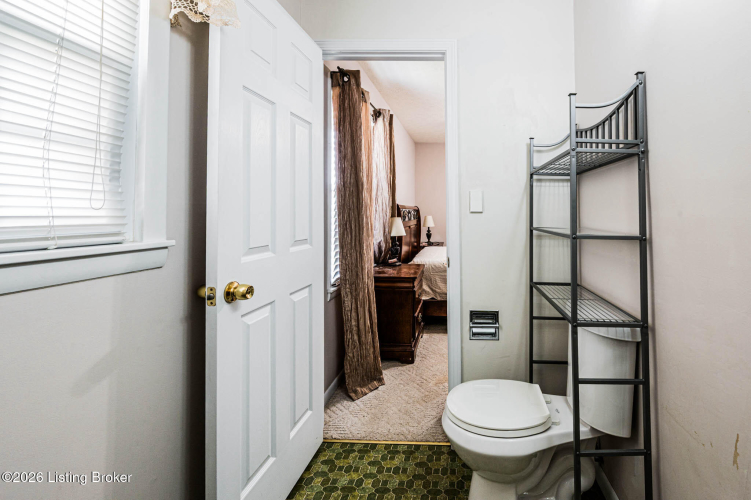 Listing Image 12
