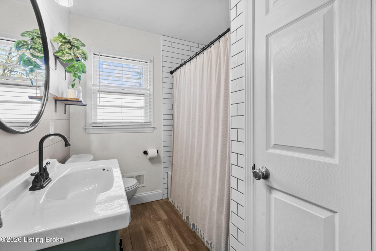 Listing Image 17