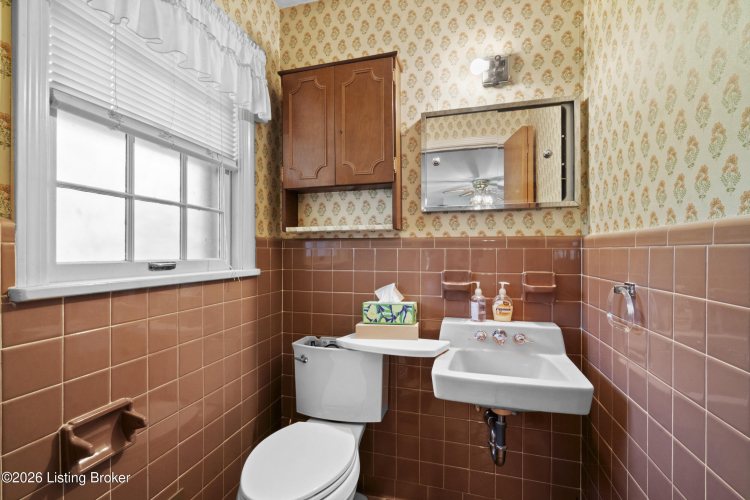 Listing Image 16