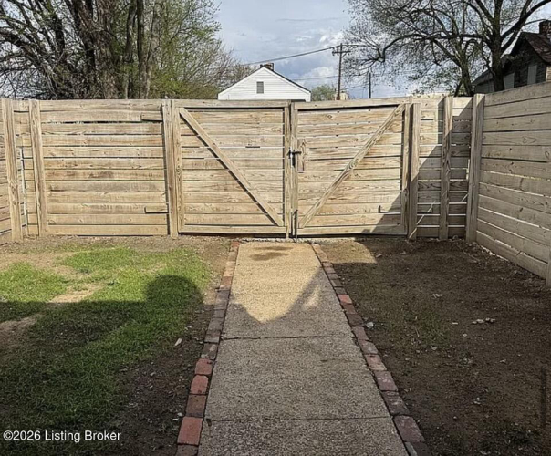 Listing Image 15