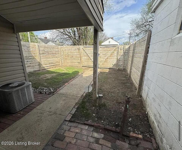 Listing Image 16