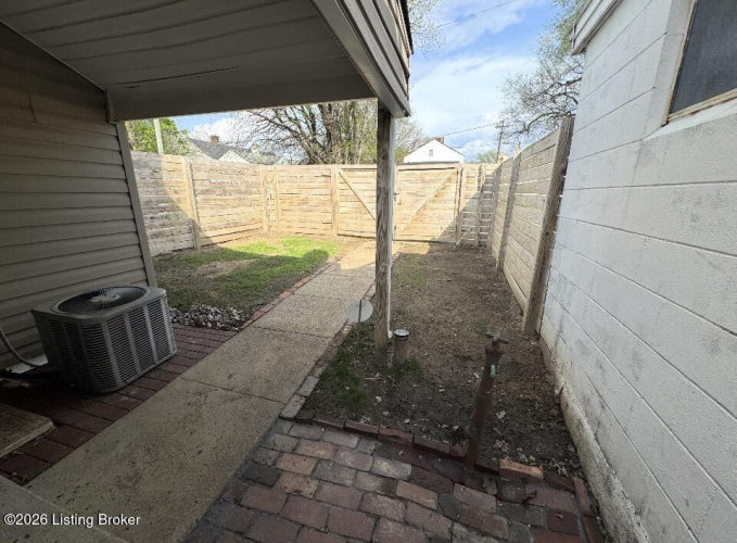 Listing Image 17