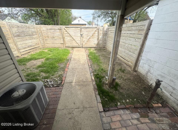 Listing Image 18