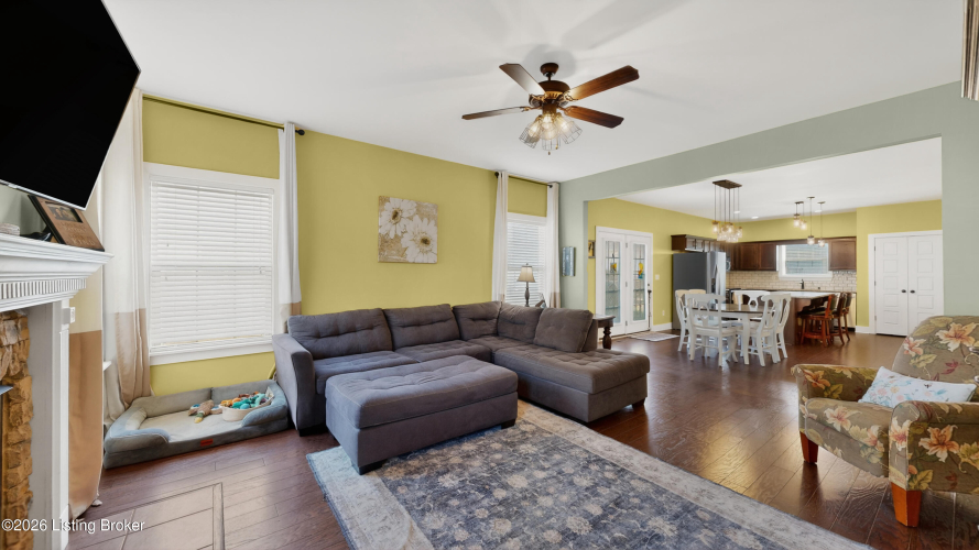 Listing Image 10