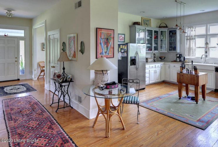 Listing Image 17