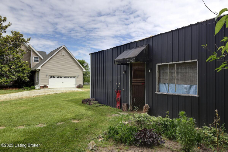 Listing Image 32