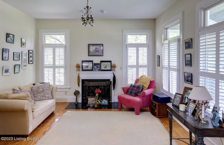 Listing Image 10