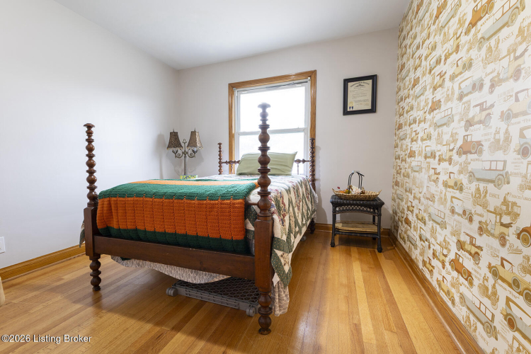 Listing Image 12