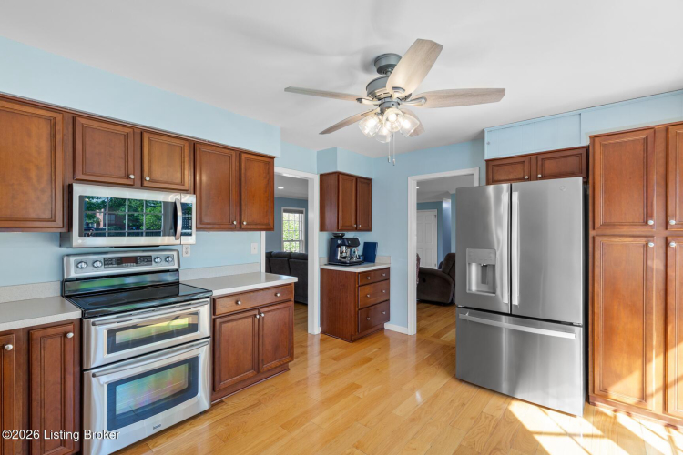 Listing Image 11