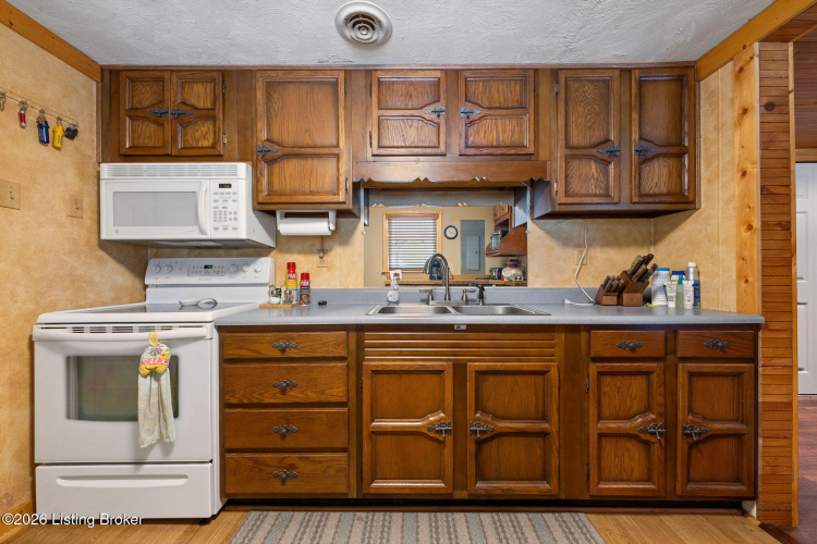 Listing Image 23