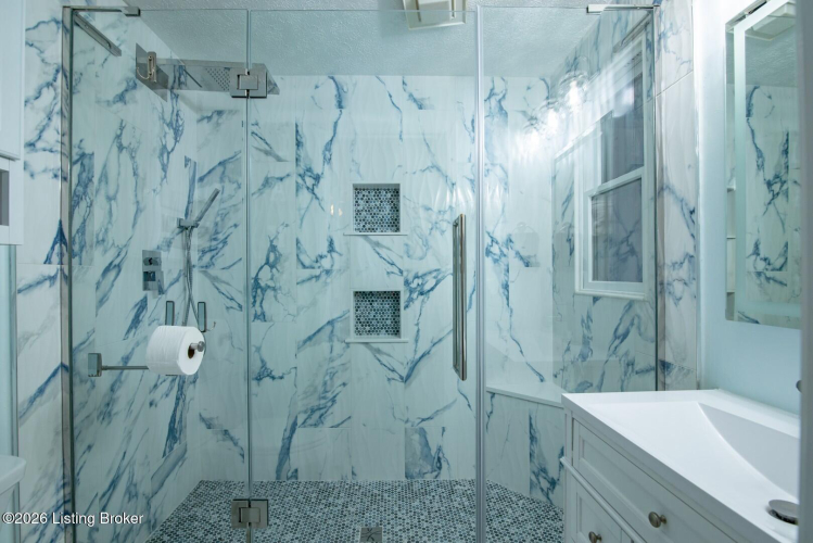 Listing Image 80