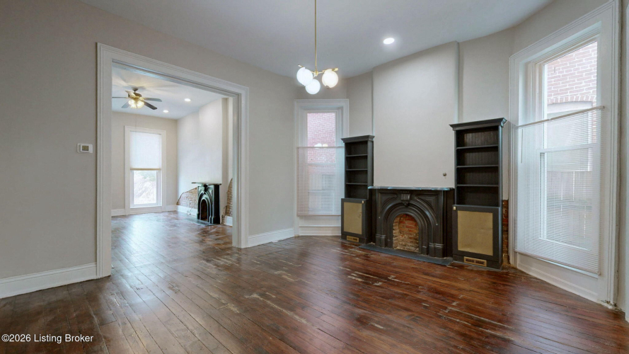 Listing Image 10