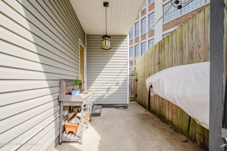 Listing Image 46
