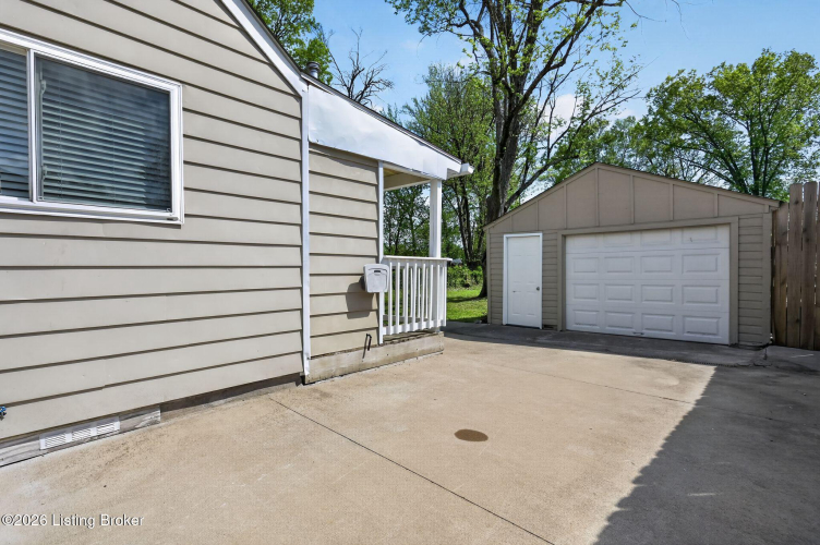 Listing Image 23