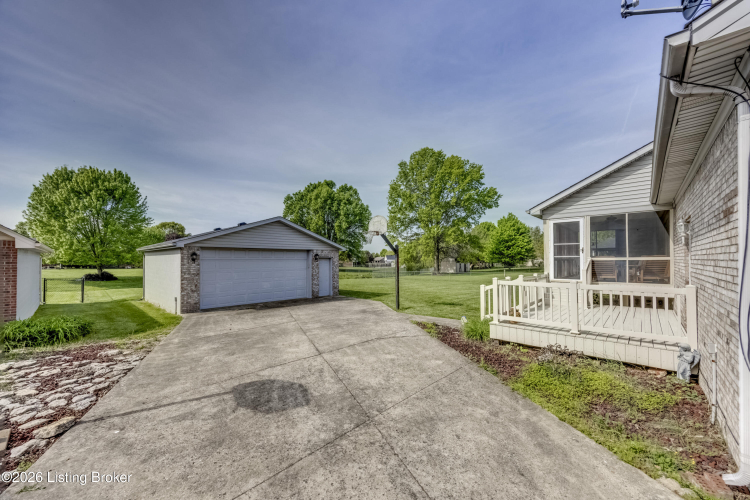 Listing Image 29