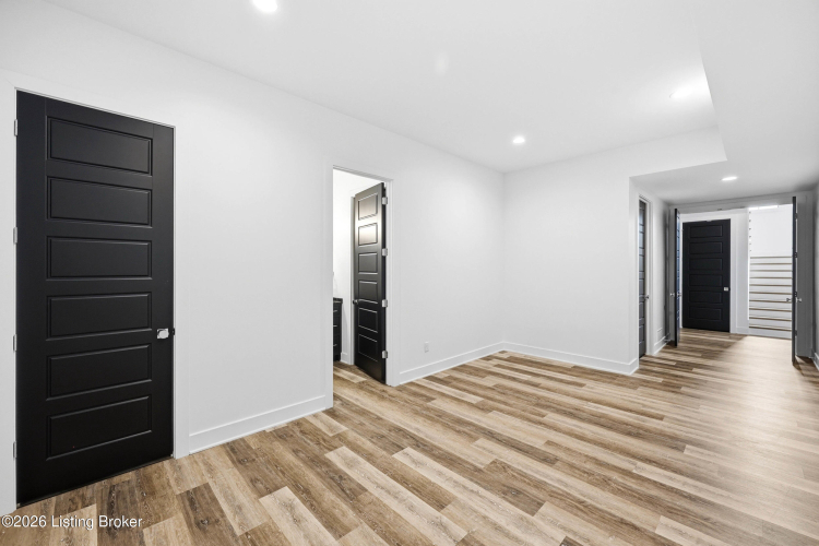 Listing Image 103