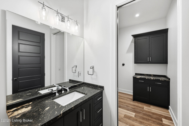 Listing Image 104