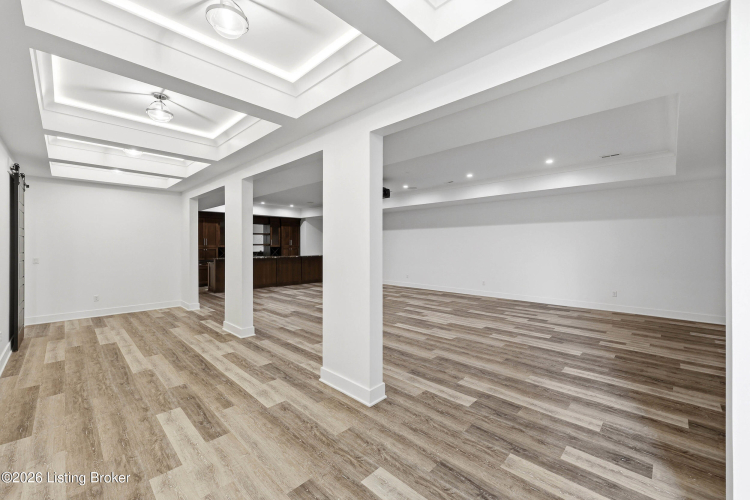Listing Image 80