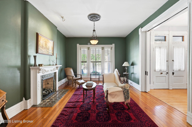 Listing Image 9