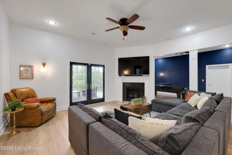 Listing Image 51