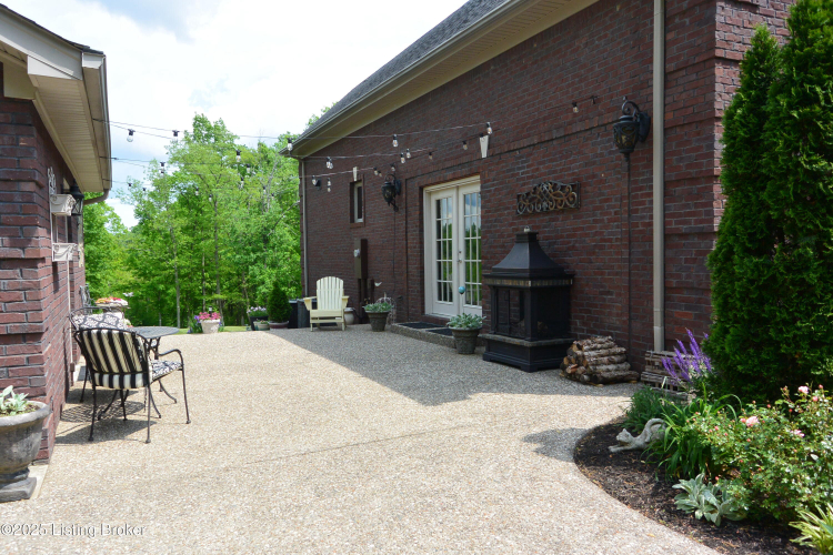 Listing Image 42