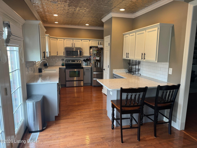 Listing Image 11