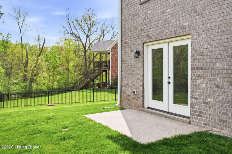 Listing Image 12