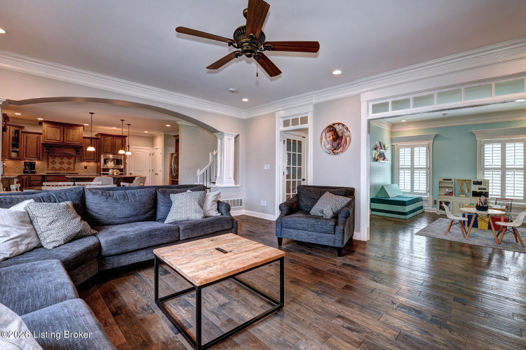 Listing Image 9