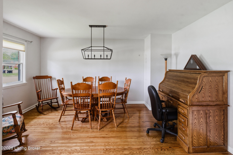 Listing Image 10