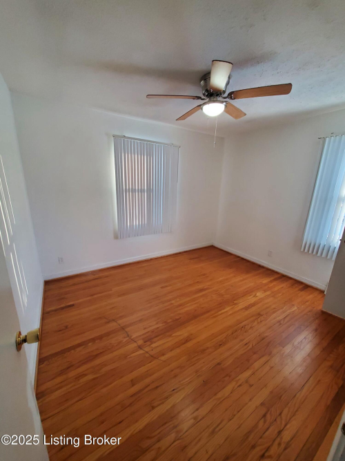 Listing Image 17