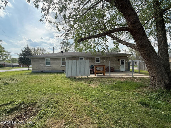 Listing Image 4