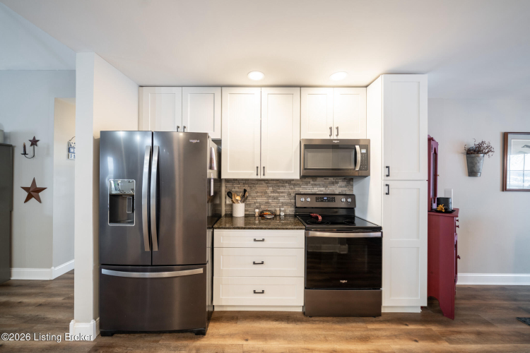 Listing Image 19