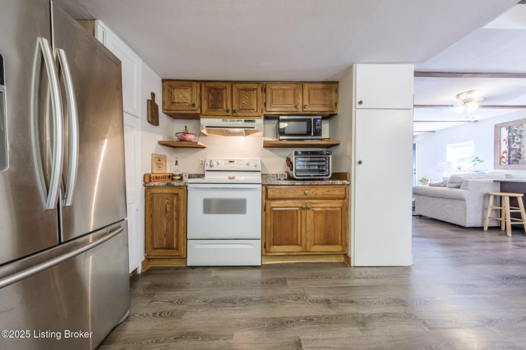 Listing Image 12